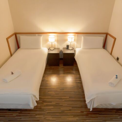 Camera cvadrupla superior