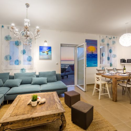 Casă de vară privilege cu vedere spre mare pentru 8 pers. (se inchirieaza doar integral) (se poate solicita pat suplimentar)