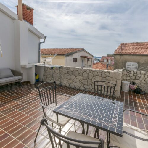 Apartament la etaj cu vedere spre grădină cu 2 camere pentru 4 pers.