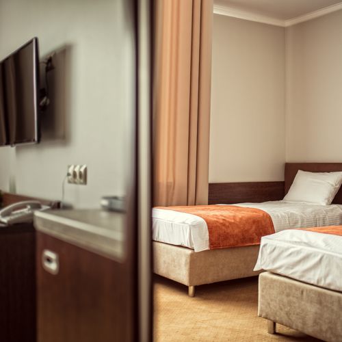 Camera twin family cu baie