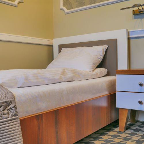 Camera single economy cu vedere spre oras