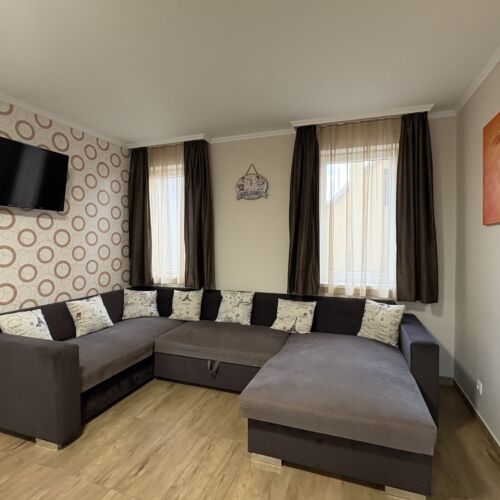 Studio Whole House 4-Room Apartment for 10 Persons