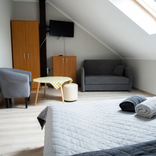 Pokój 3-osobowy na poddaszu Tourist