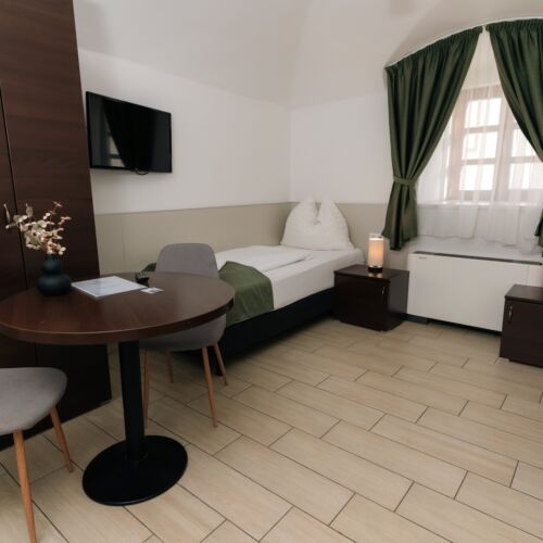 Apartament la parter la parter cu 2 camere pentru 4 pers.