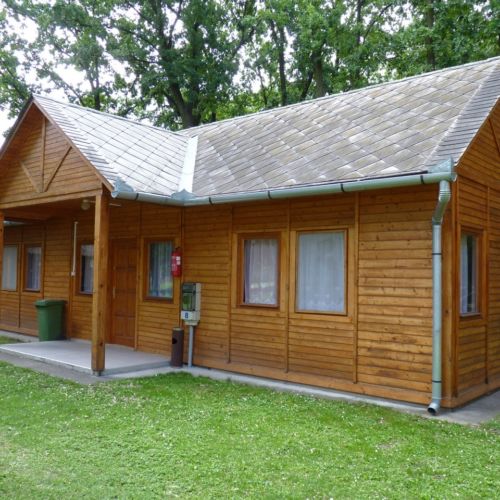 Cabană pentru 8 pers. (se inchirieaza doar integral) (se poate solicita pat suplimentar)