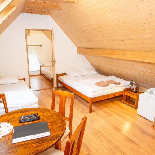 5 Person Room
