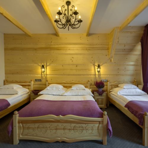 Pokój 4-osobowy z balkonem z łazienką (możliwa dostawka)