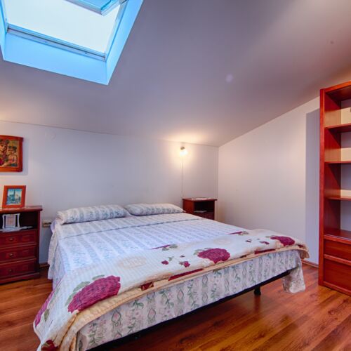 Apartament 3-osobowy z klimatyzacją z tarasem z 1 pomieszczeniem sypialnianym A-2450-b