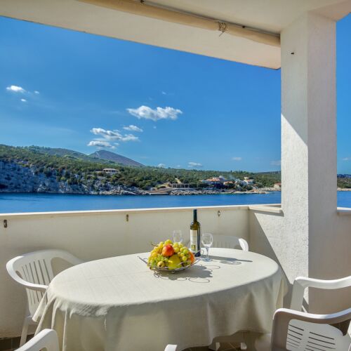 Apartament 8-osobowy z klimatyzacją z widokiem na morze z 3 pomieszczeniami sypialnianymi A-5231-a