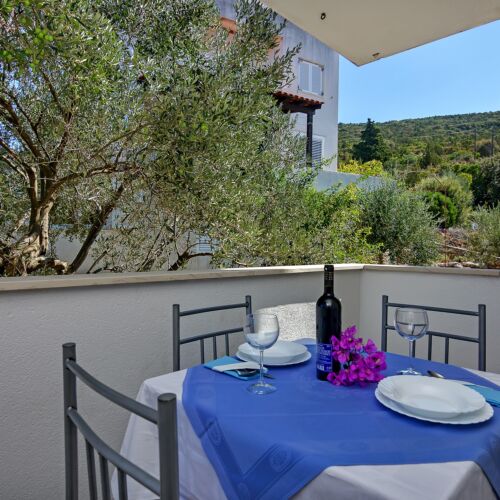 Apartament 4-osobowy z klimatyzacją z tarasem z 1 pomieszczeniem sypialnianym AS-5231-c