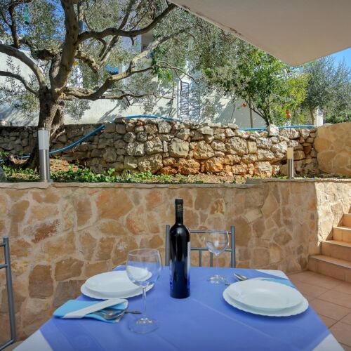 Apartament 4-osobowy z klimatyzacją z tarasem z 1 pomieszczeniem sypialnianym AS-5231-f