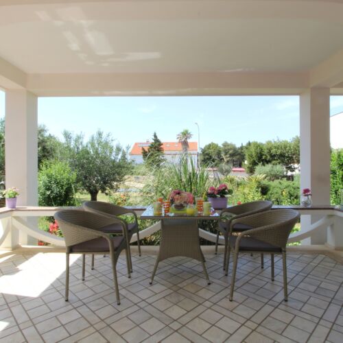 Apartament 5-osobowy z klimatyzacją z tarasem z 2 pomieszczeniami sypialnianymi A-6490-a