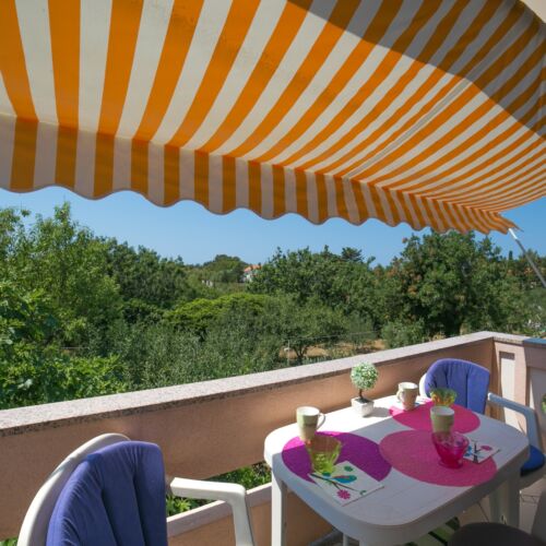 Apartament 5-osobowy z klimatyzacją z tarasem z 2 pomieszczeniami sypialnianymi A-6490-d