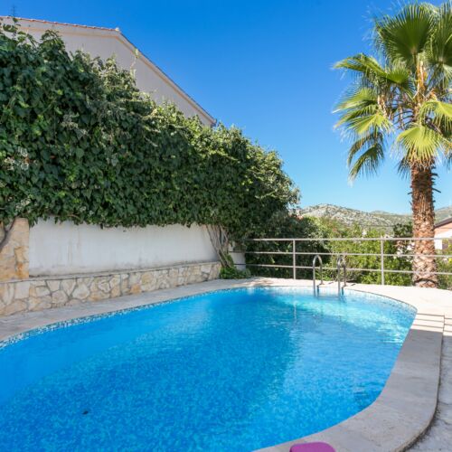 Sea View 2-Room Air Conditioned Apartment for 5 Persons A-14409-a