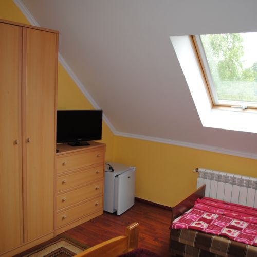 Pokój 4-osobowy na piętrze z widokiem na ogród