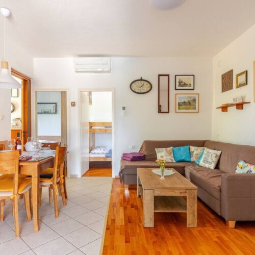 Whole House Family Villa for 6 Persons