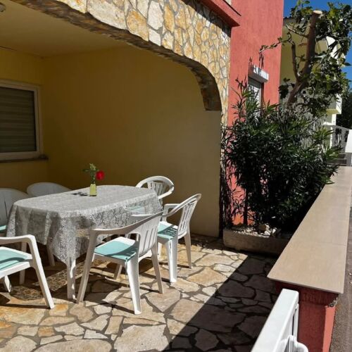 3-Zimmer-Apartment für 6 Personen Parterre mit Klimaanlage (Zusatzbett möglich)