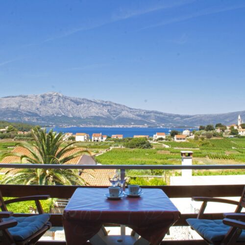 Apartament 4-osobowy z balkonem z widokiem na morze z 2 pomieszczeniami sypialnianymi