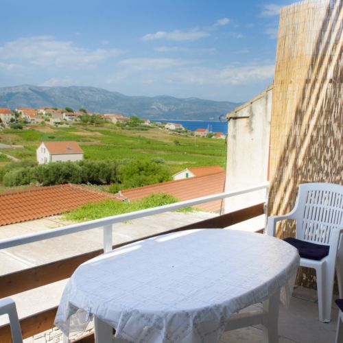 Apartament 4-osobowy z balkonem z panoramą z 2 pomieszczeniami sypialnianymi