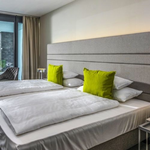 Pokój 2-osobowy z balkonem z widokiem na rzekę (możliwa dostawka)