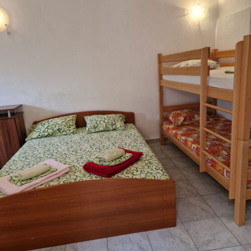 Apartament 4-osobowy na parterze z aneksem kuchennym z 1 pomieszczeniem sypialnianym