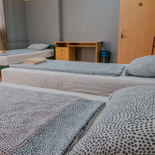 Erdgeschosses Dreibettzimmer