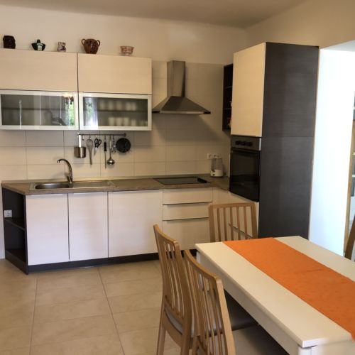 Apartman s terasou pro 6 os. se 3 ložnicemi přízemní