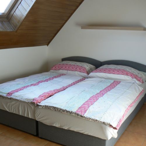 Apartman s balkónem pro 4 os. se 2 ložnicemi na poschodí (s možností přistýlky)