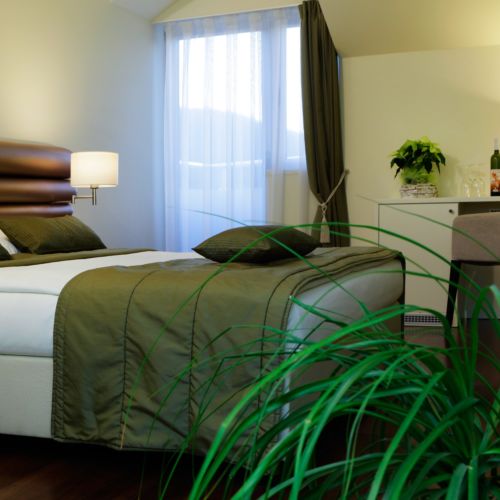 Camera dubla la etaj pool side