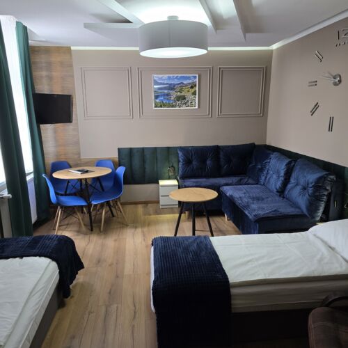 Camera cvadrupla standard Plus cu chicinetă proprie