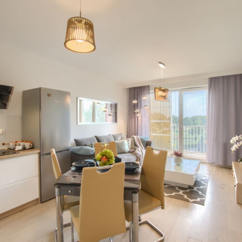 Apartament exclusive la etaj cu 2 camere pentru 4 pers.