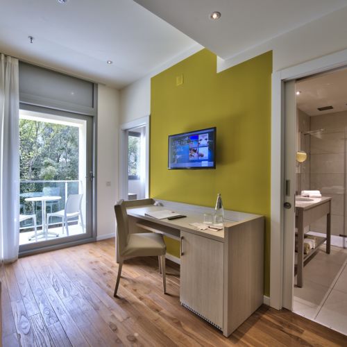 Camera dubla superior cu vedere spre parc