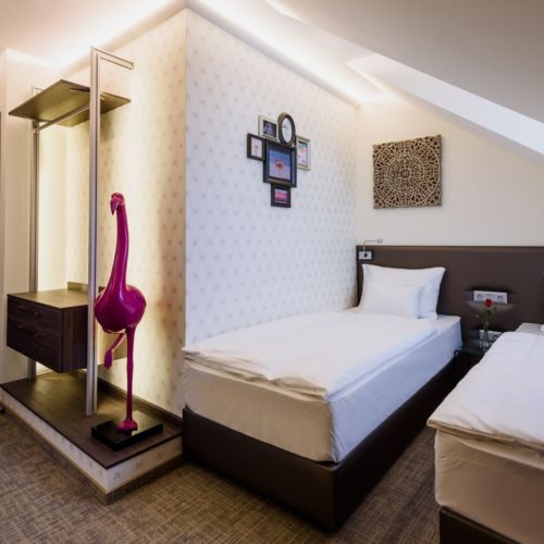 Flamingo Deluxe Twin Room (extra bed available)