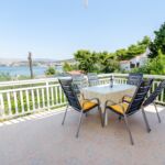 Apartman s klimatizací pro 6 os. se 2 ložnicemi s výhledem na moře A-8440-d