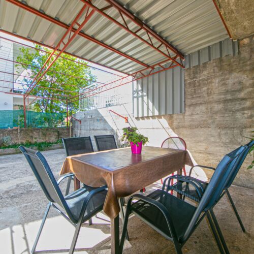 Apartament 5-osobowy z klimatyzacją z tarasem z 2 pomieszczeniami sypialnianymi A-14708-c