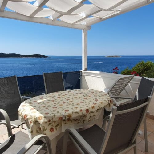 Sea View 2-Room Air Conditioned Apartment for 5 Persons A-14790-a