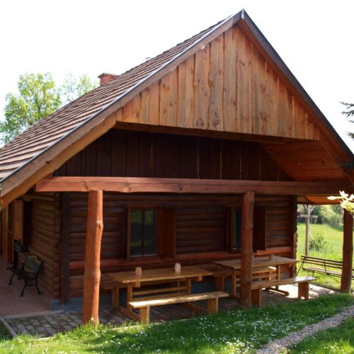 Apartament cu terasă cu bucătărie proprie cu 2 camere pentru 6 pers. (se poate solicita pat suplimentar)