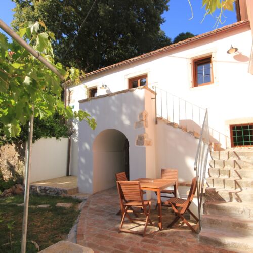 Apartament 4-osobowy z klimatyzacją z tarasem z 2 pomieszczeniami sypialnianymi K-8014