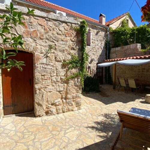 Apartament 8-osobowy z klimatyzacją z tarasem z 3 pomieszczeniami sypialnianymi K-11040