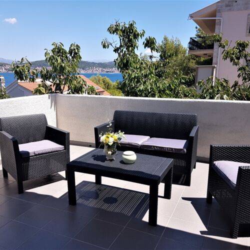 Sea View 5-Room Air Conditioned Apartment for 12 Persons K-14348