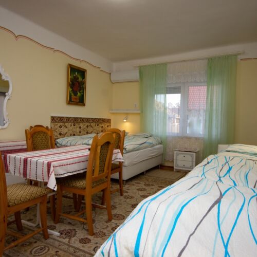 Apartament 9-osobowy z 3 pomieszczeniami sypialnianymi