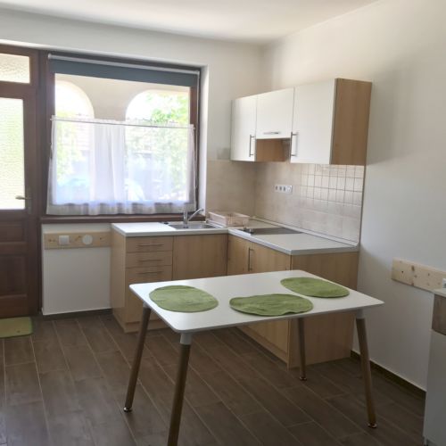 Apartman pro 4 os. se 2 ložnicemi v přízemí  (s možností přistýlky)