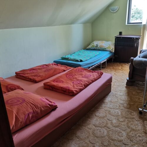 Apartament la mansardă cu balcon cu 3 camere pentru 7 pers. (se poate solicita pat suplimentar)