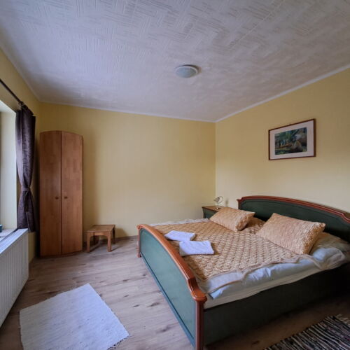 Casă de vacanță romantică cu vedere spre pădure pentru 4 pers. (se inchirieaza doar integral) (se poate solicita pat suplimentar)