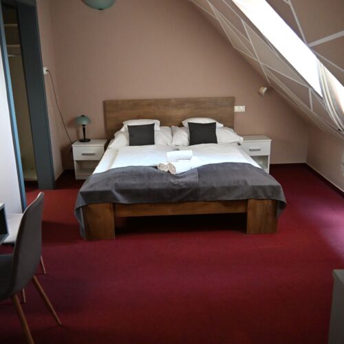 Mansard Quadruple Room connecting