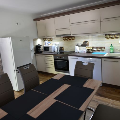 Apartament pentru 8 pers. (se inchirieaza doar integral)