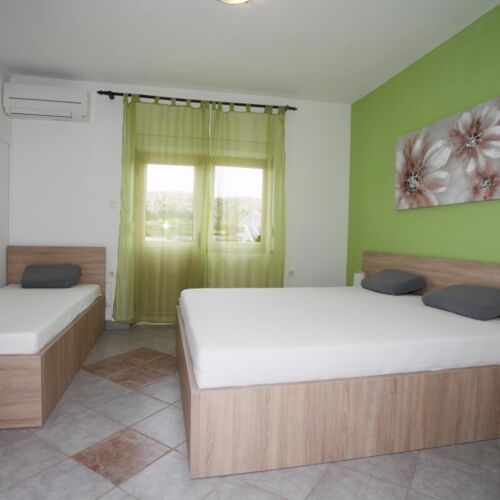 Apartament la etaj cu aer condiționat cu 1 camera pentru 2 pers.