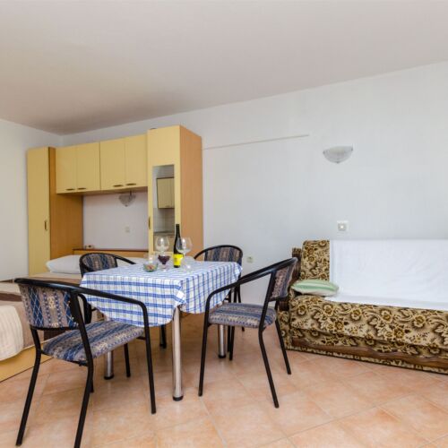 Apartament 4-osobowy z klimatyzacją na piętrze z 1 pomieszczeniem sypialnianym