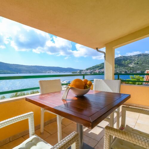 Sea View 2-Room Air Conditioned Apartment for 4 Persons