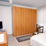 Dreibettzimmer mit Klimaanlage und Balkon S-5033-e
